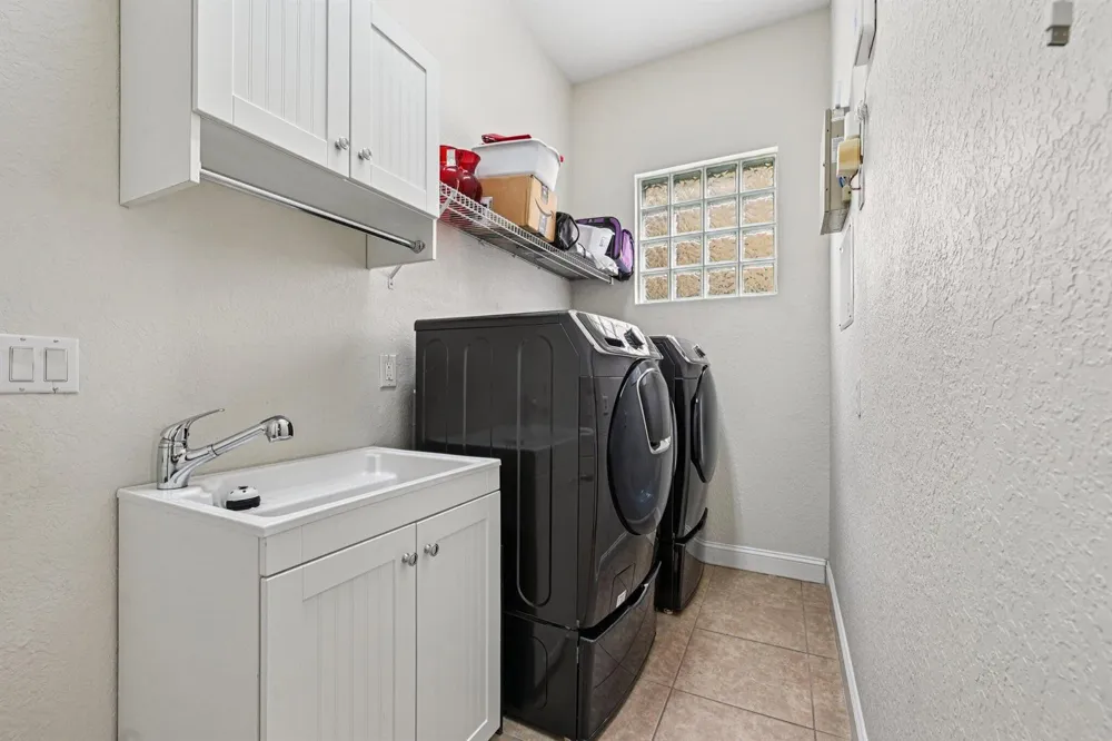 553 Gazetta Way West Palm Beach, FL 33413