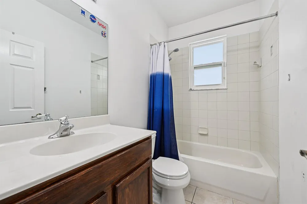 553 Gazetta Way West Palm Beach, FL 33413