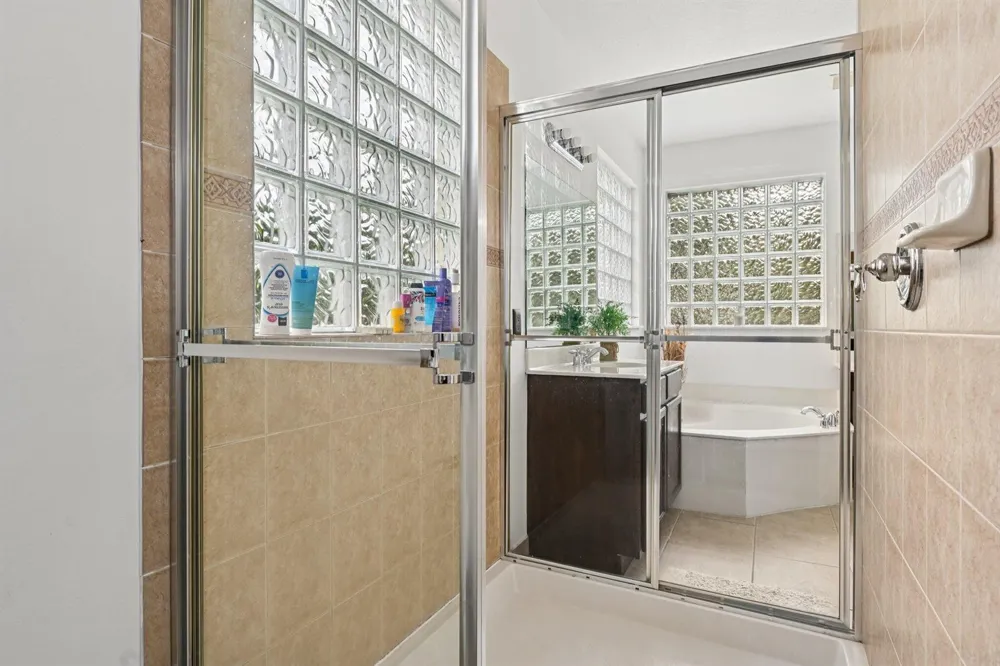 553 Gazetta Way West Palm Beach, FL 33413