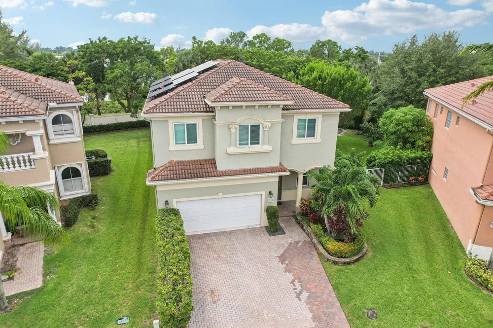 553 Gazetta Way West Palm Beach, FL 33413