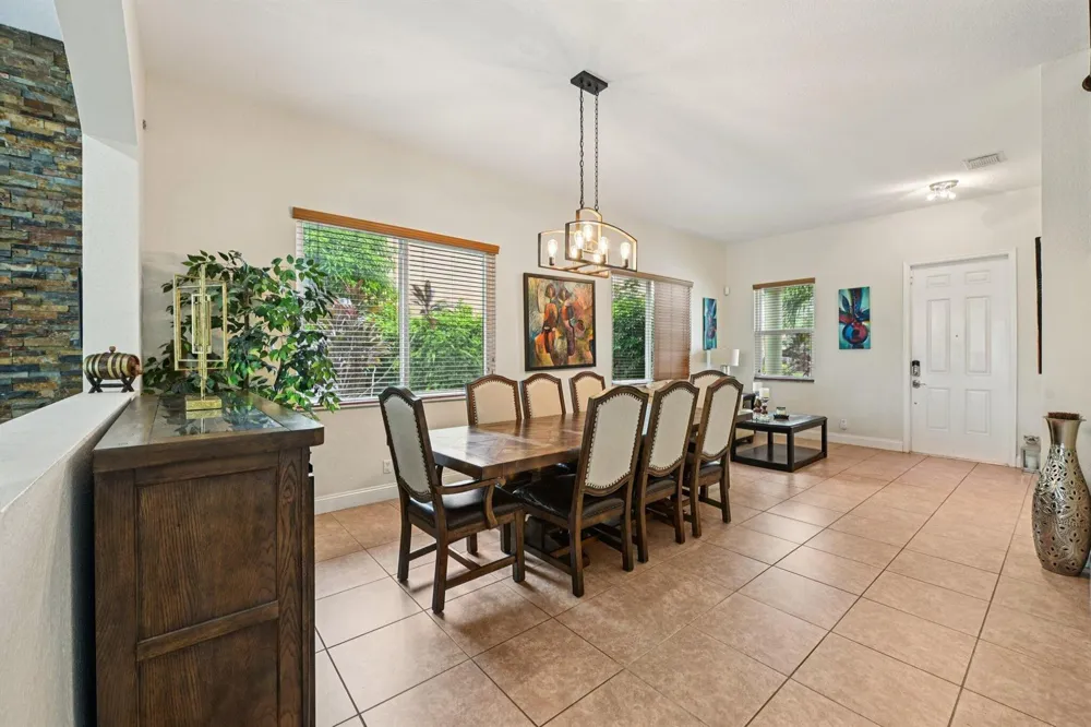 553 Gazetta Way West Palm Beach, FL 33413