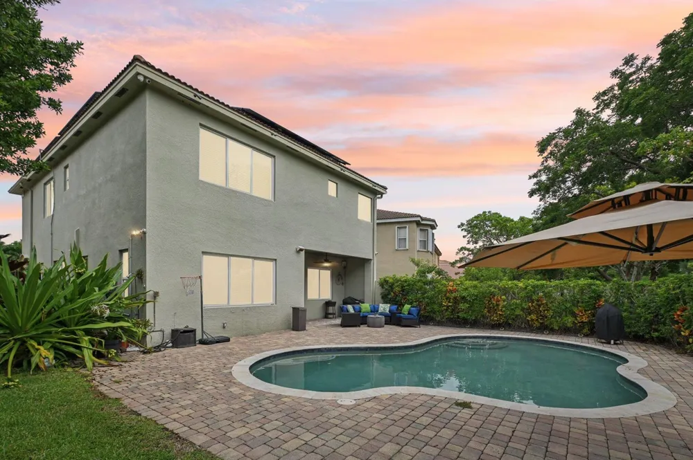 553 Gazetta Way West Palm Beach, FL 33413