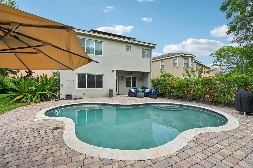 553 Gazetta Way West Palm Beach, FL 33413