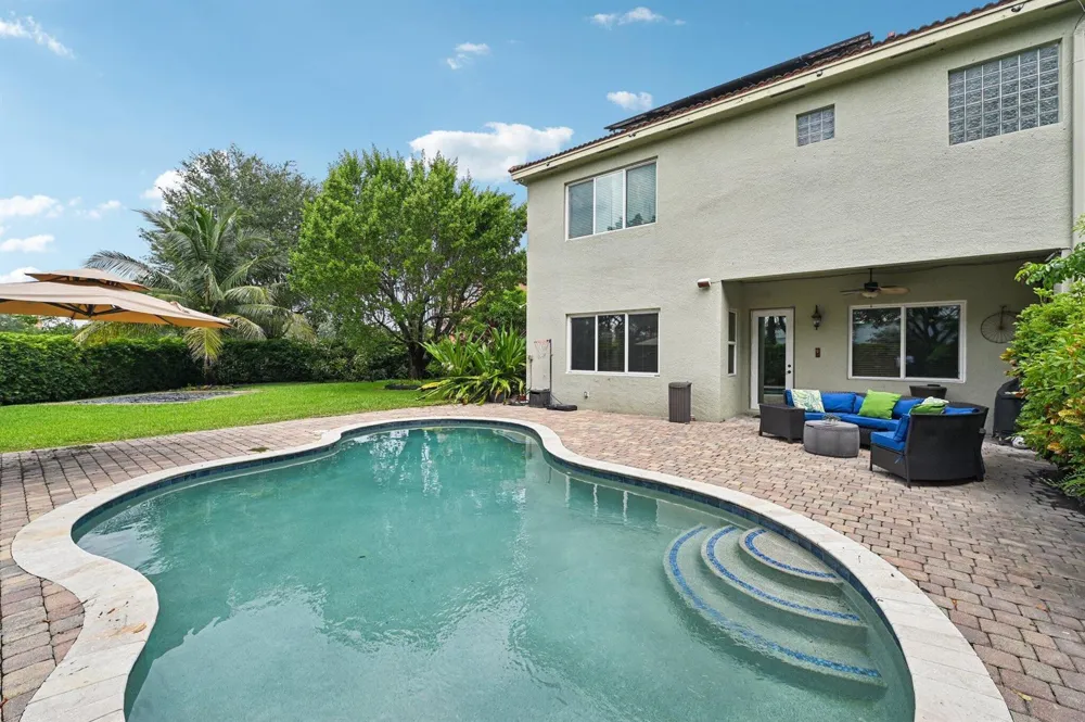 553 Gazetta Way West Palm Beach, FL 33413