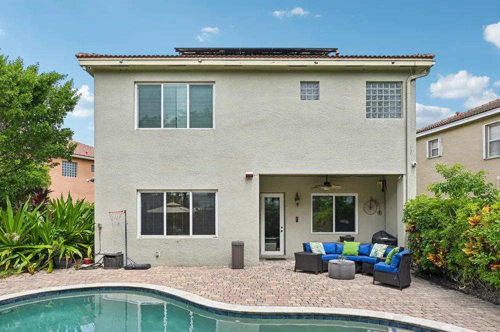 553 Gazetta Way West Palm Beach, FL 33413