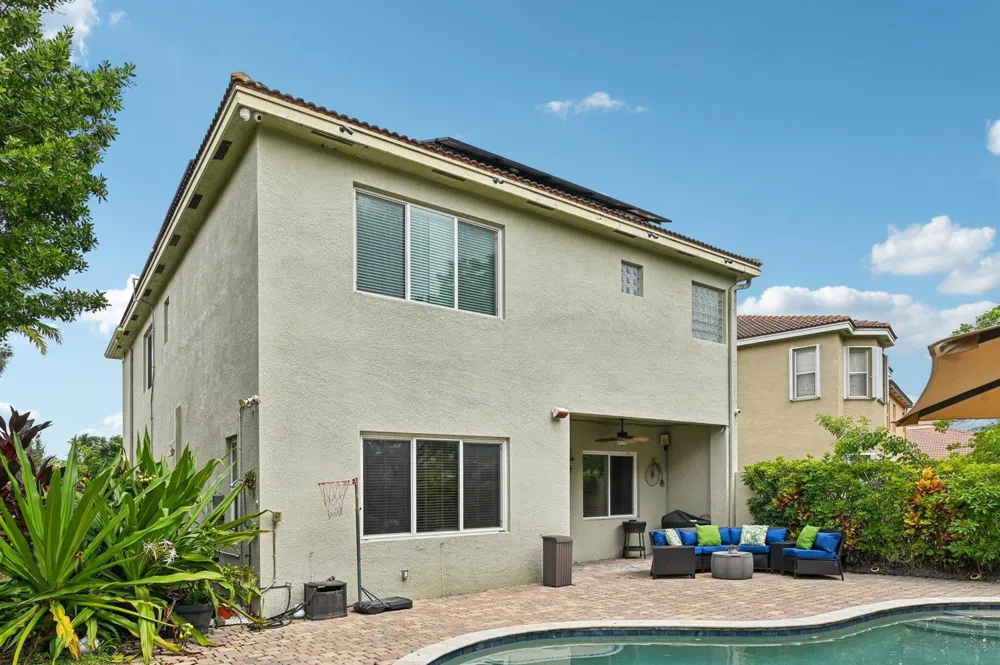 553 Gazetta Way West Palm Beach, FL 33413