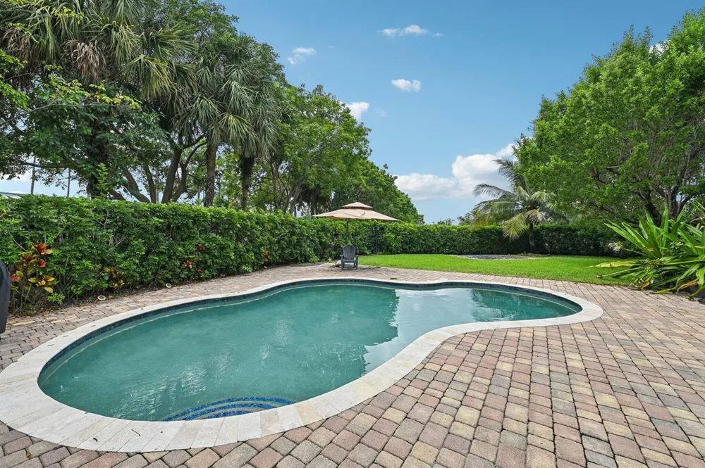 553 Gazetta Way West Palm Beach, FL 33413
