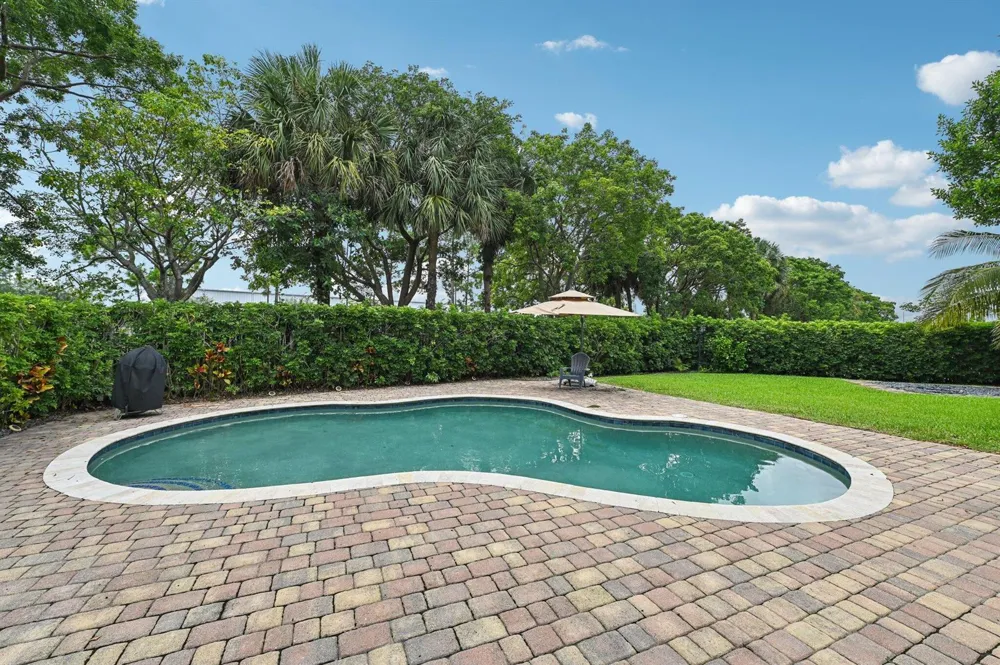 553 Gazetta Way West Palm Beach, FL 33413