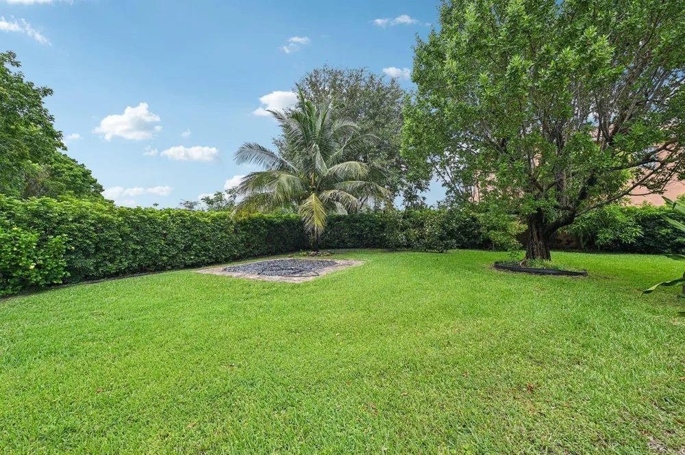 553 Gazetta Way West Palm Beach, FL 33413