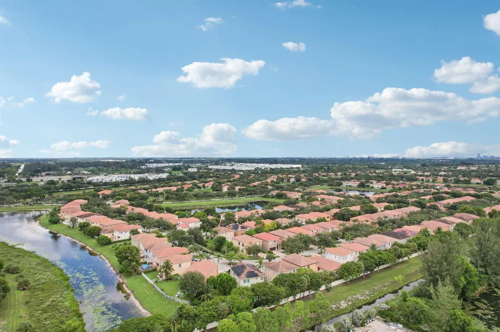 553 Gazetta Way West Palm Beach, FL 33413