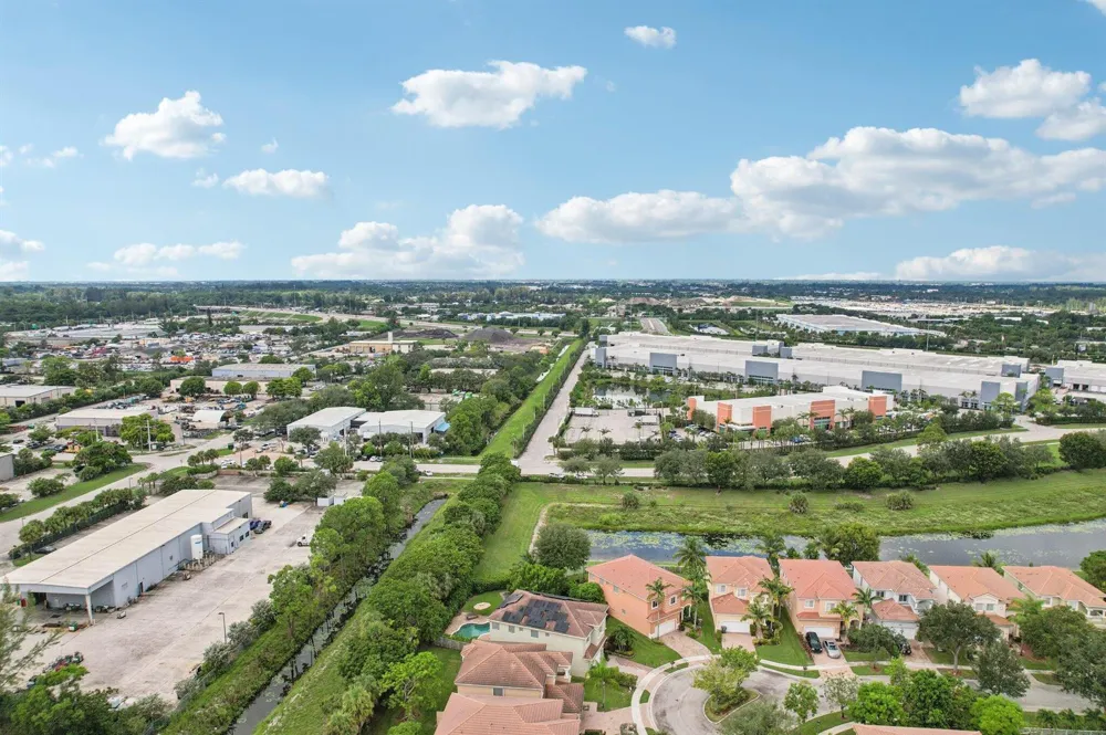 553 Gazetta Way West Palm Beach, FL 33413