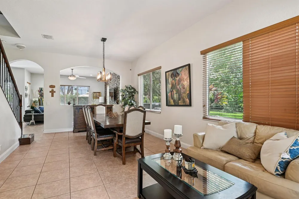 553 Gazetta Way West Palm Beach, FL 33413