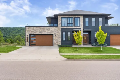3013 Red Clover Street