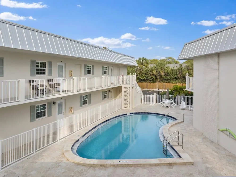 900 Jasmine Lane #10a Vero Beach, FL 32963