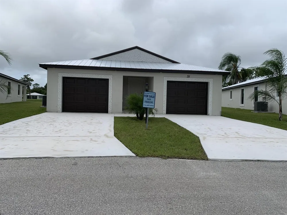 35 Lagos Del Norte Fort Pierce, FL 34951