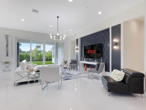 9124 Coral Isles Circle