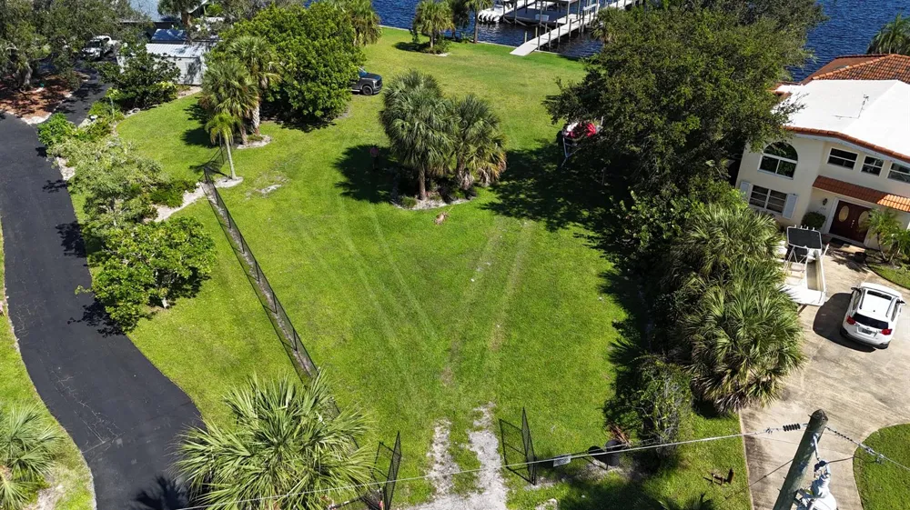 4345 SE Mulford Lane Stuart, FL 34997