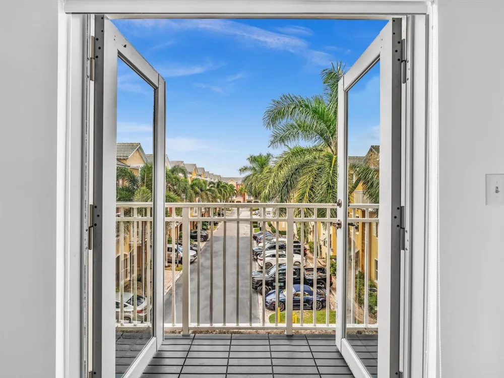 2329 Vintage Drive #2329 Lighthouse Point, FL 33064