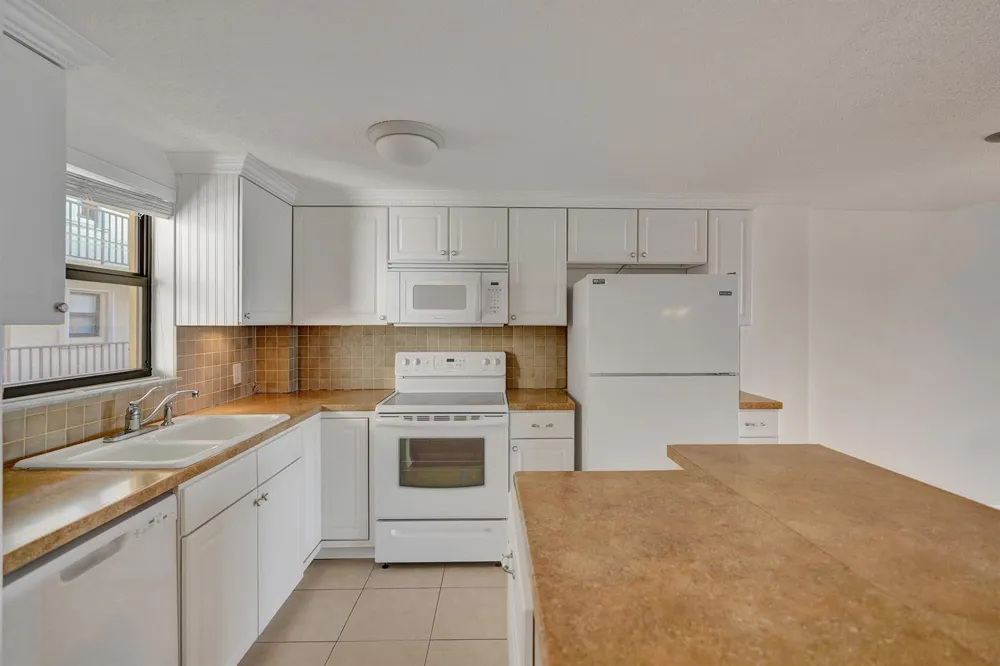890 Federal Highway #410 Lantana, FL 33462