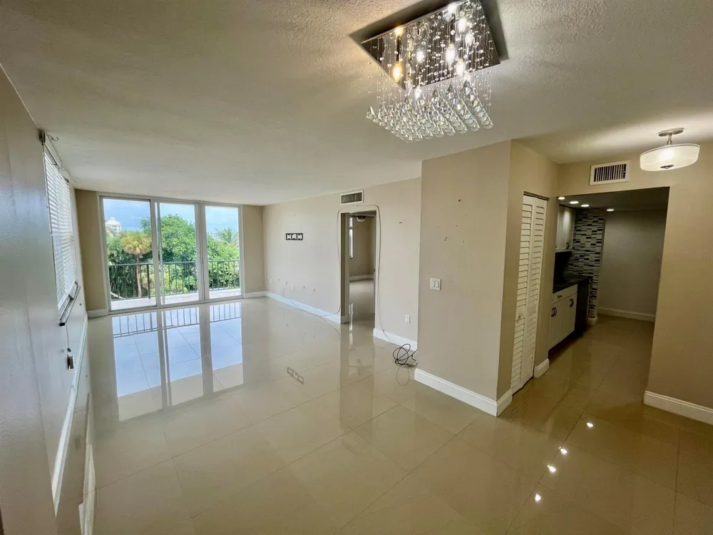 301 Croton Avenue #406 Lantana, FL 33462