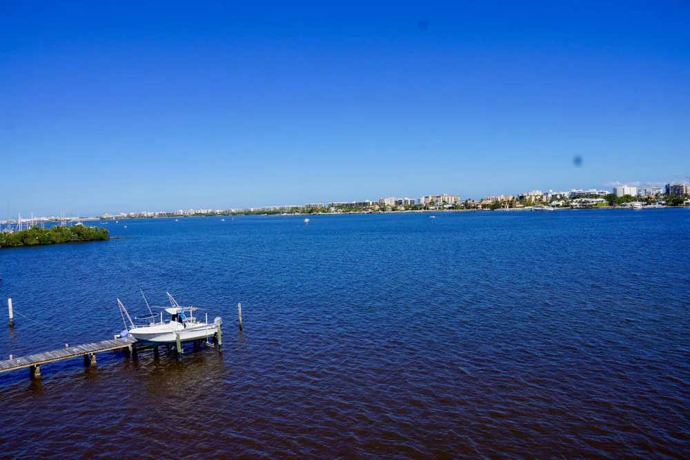 301 Croton Avenue #406 Lantana, FL 33462