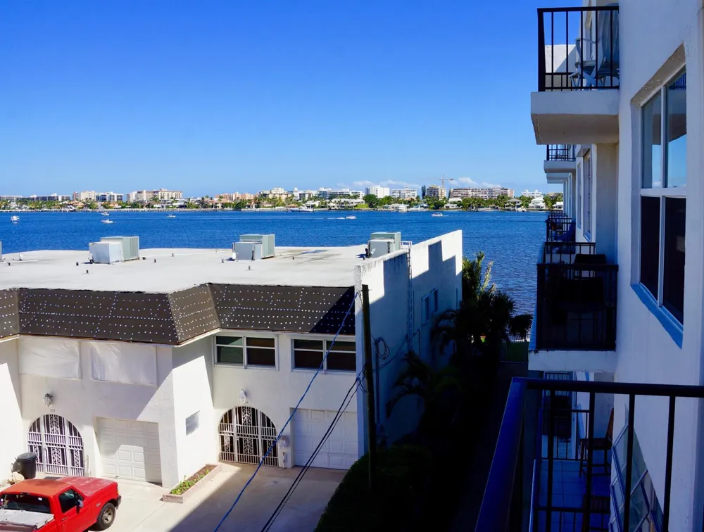 301 Croton Avenue #406 Lantana, FL 33462