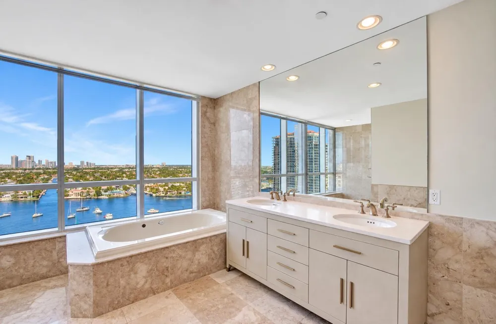 1 Fort Lauderdale Beach Boulevard #1801 / 1808 Fort Lauderdale, FL 33304