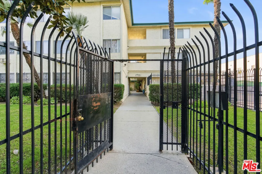 1701 Westmoreland Boulevard #11 Los Angeles, CA 90006