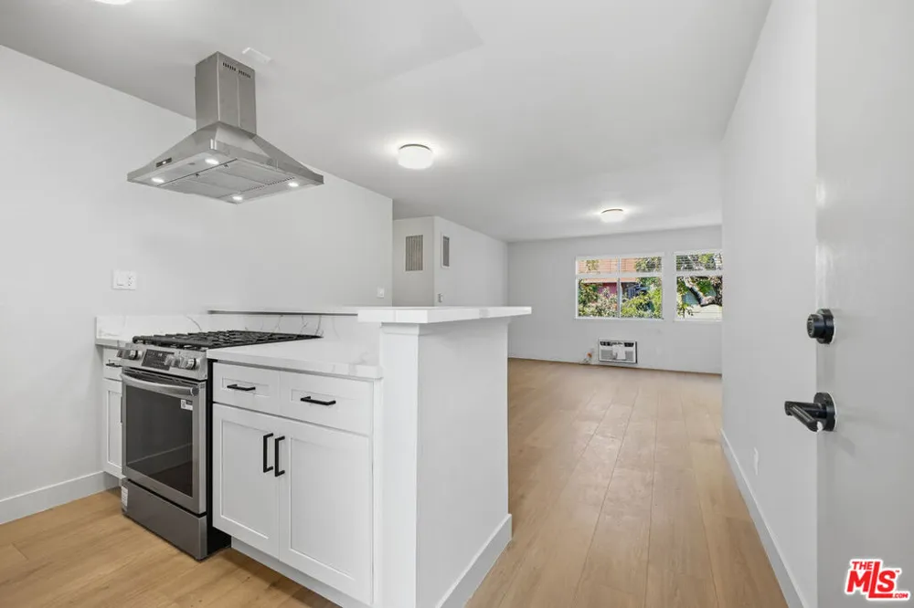 1701 Westmoreland Boulevard #11 Los Angeles, CA 90006