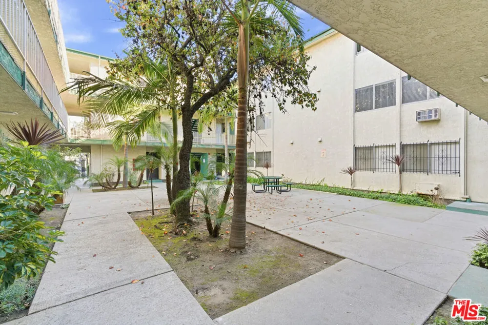 1701 Westmoreland Boulevard #11 Los Angeles, CA 90006