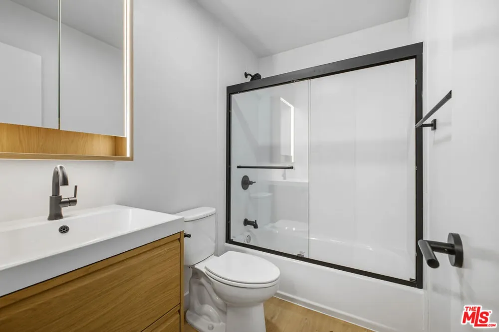 1701 Westmoreland Boulevard #11 Los Angeles, CA 90006