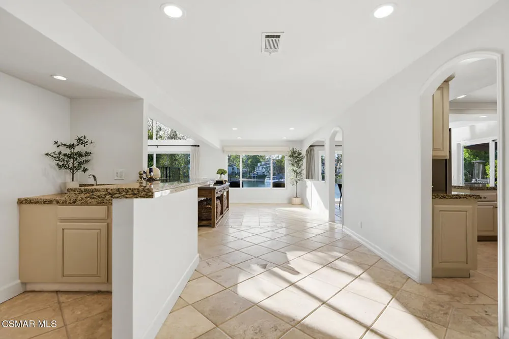 1283 Westwind Circle Westlake Village, CA 91361