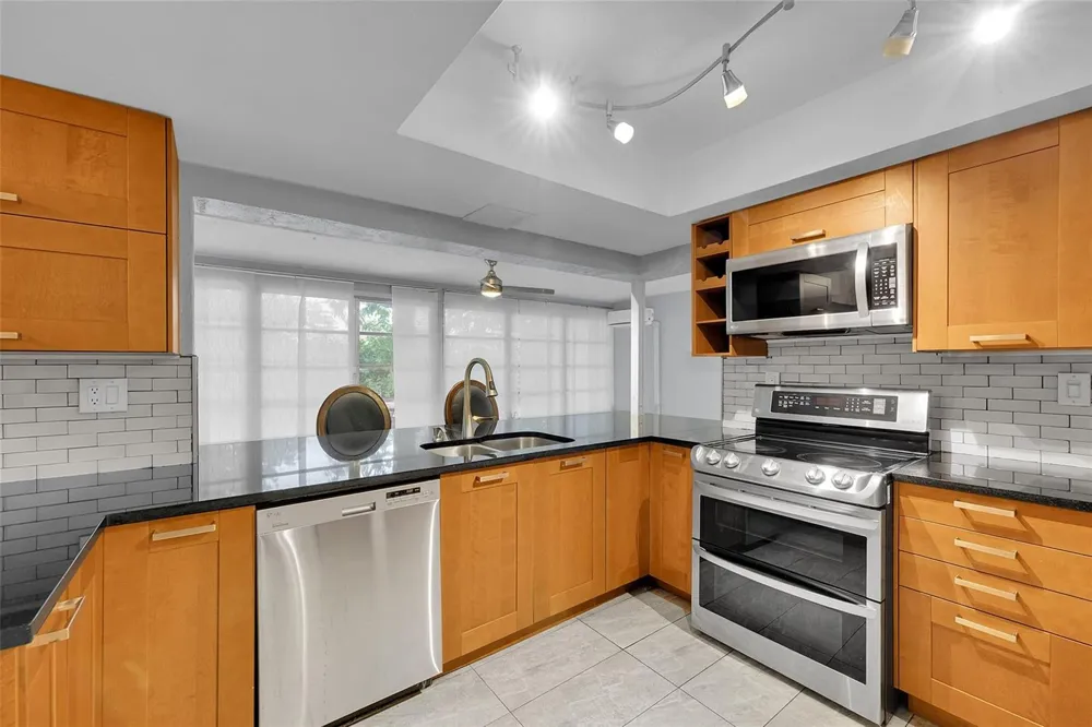 6501 NW 24th Court Sunrise, FL 33313
