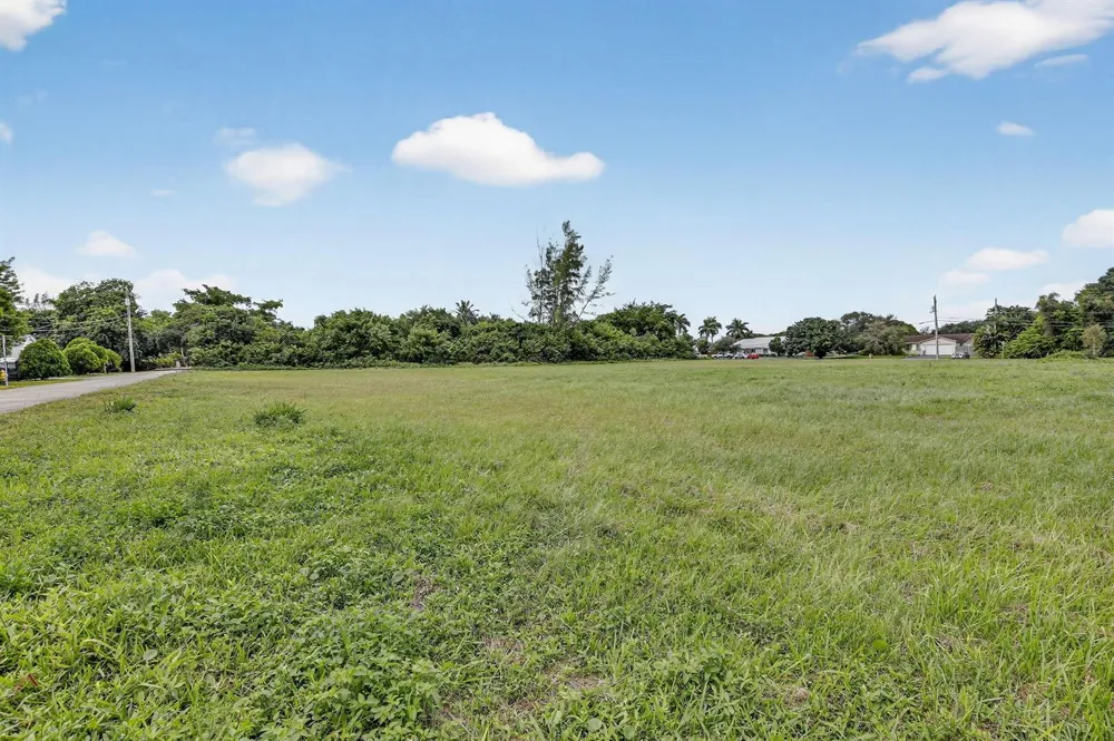 92 NW 92 AVENUE Cooper City, FL 33024