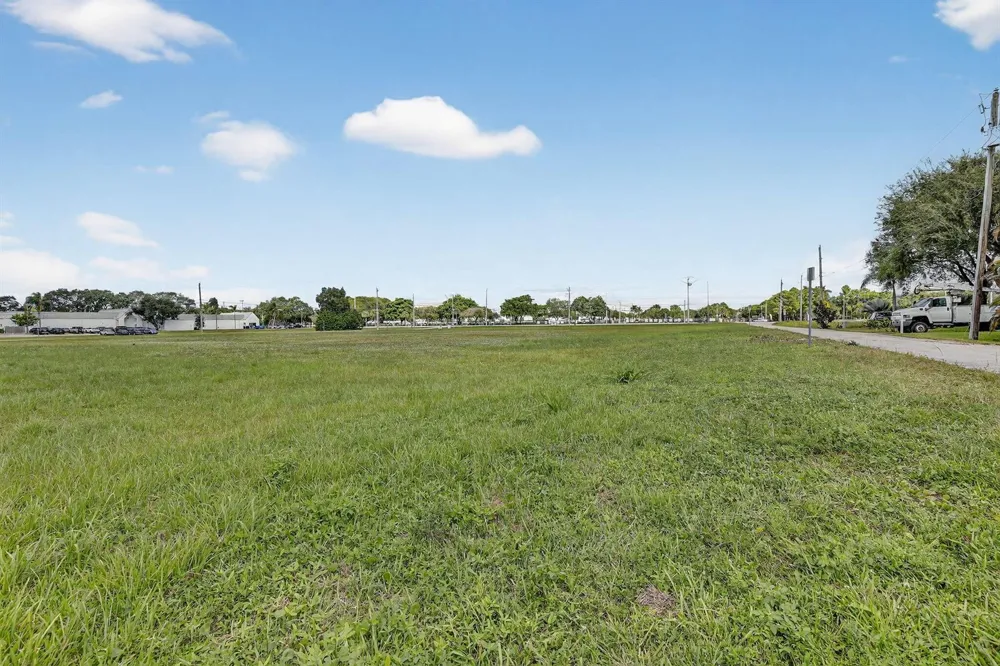 92 NW 92 AVENUE Cooper City, FL 33024
