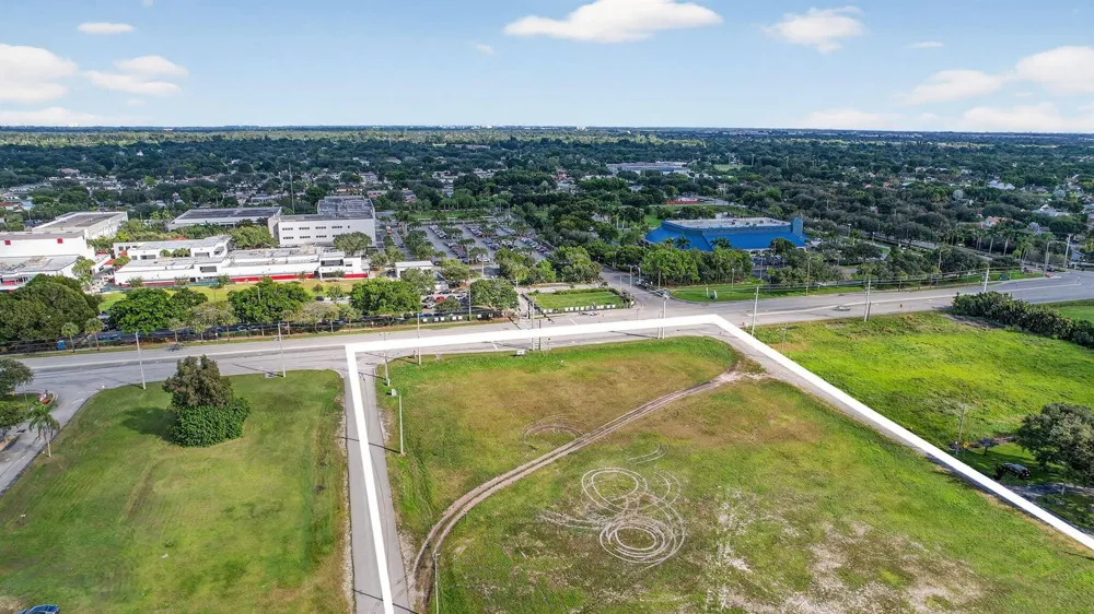 92 NW 92 AVENUE Cooper City, FL 33024