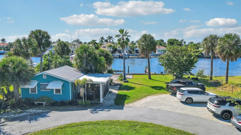 2031 Melody Lane Palm Beach Gardens, FL 33408
