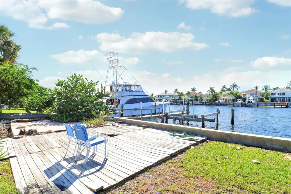 2031 Melody Lane Palm Beach Gardens, FL 33408