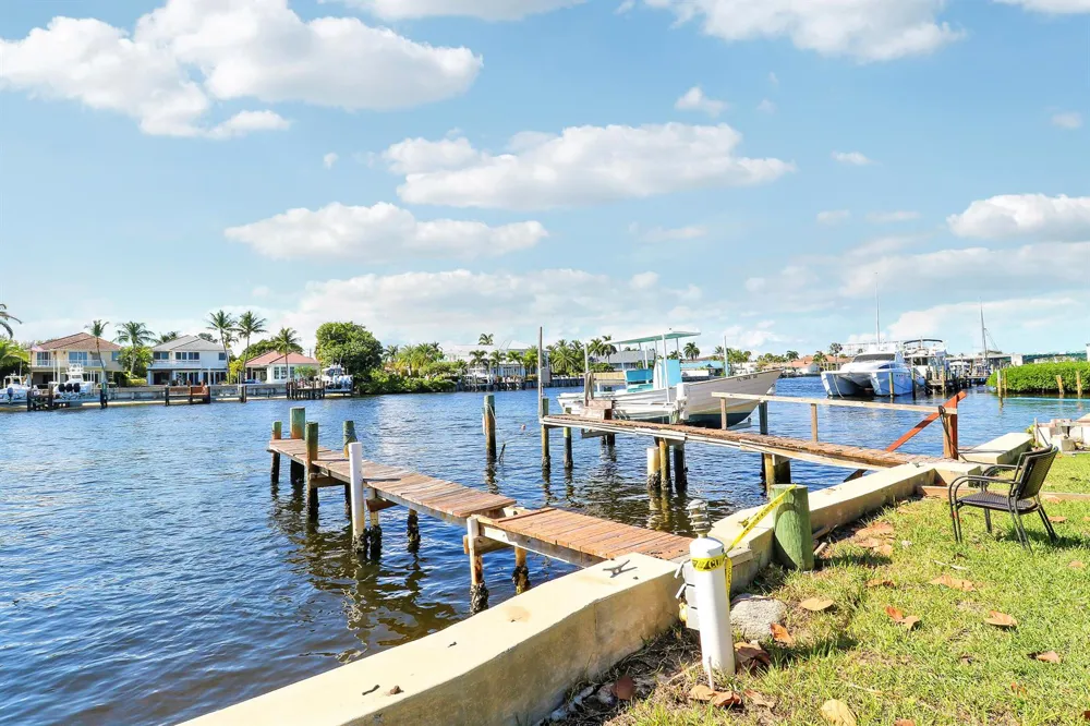 2031 Melody Lane Palm Beach Gardens, FL 33408