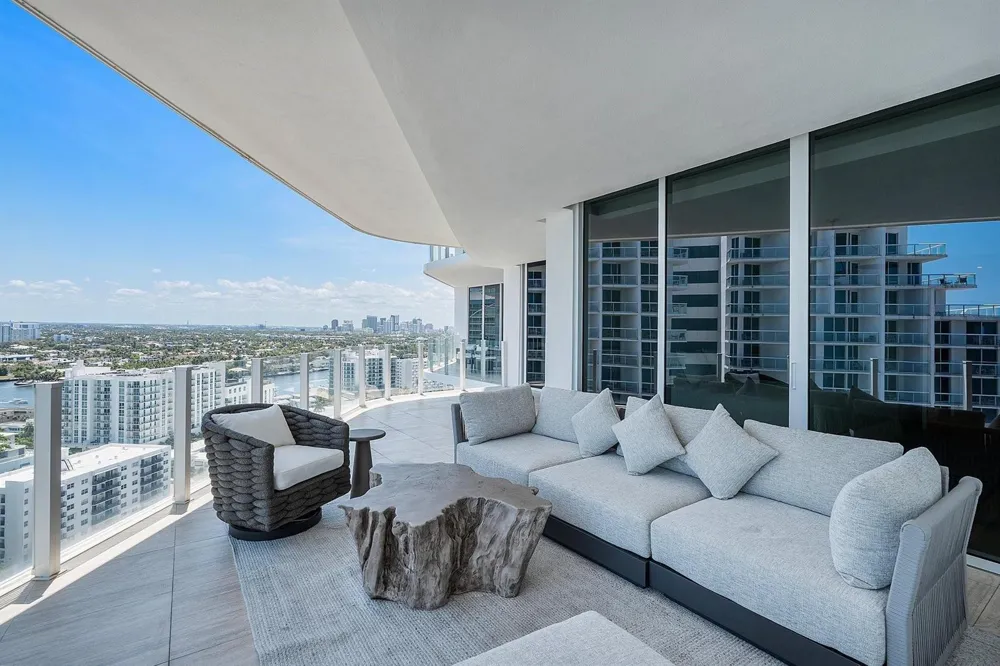 525 Fort Lauderdale Beach Boulevard #1801 Fort Lauderdale, FL 33304