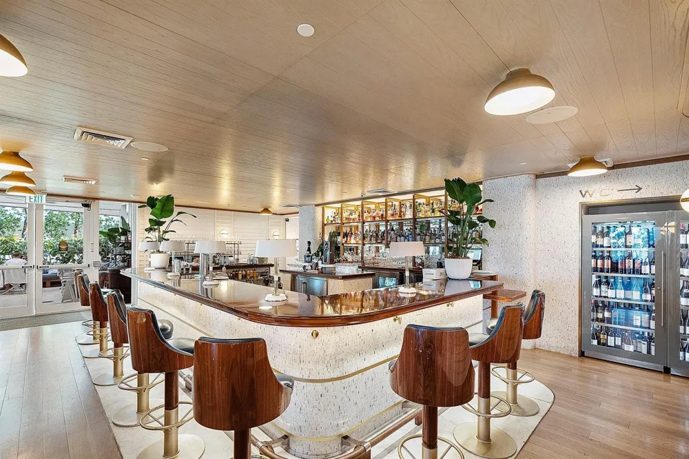 525 Fort Lauderdale Beach Boulevard #1801 Fort Lauderdale, FL 33304