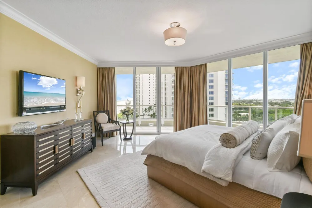 5050 Ocean Drive #703 Singer Island, FL 33404