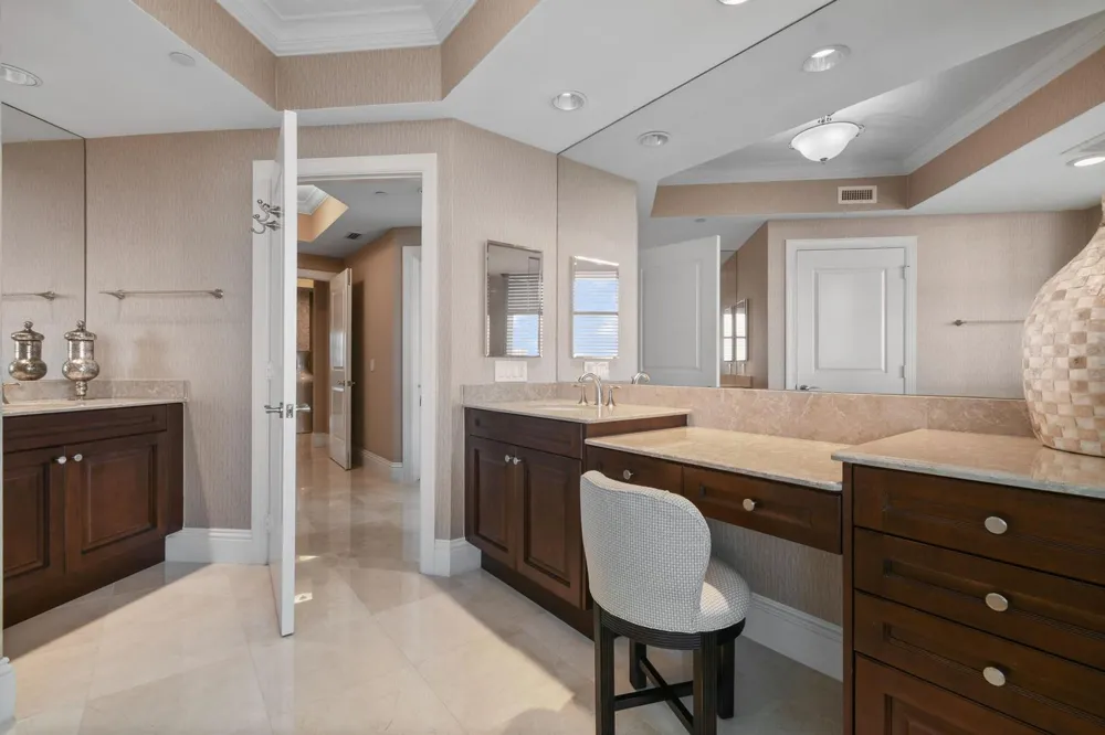 5050 Ocean Drive #703 Singer Island, FL 33404