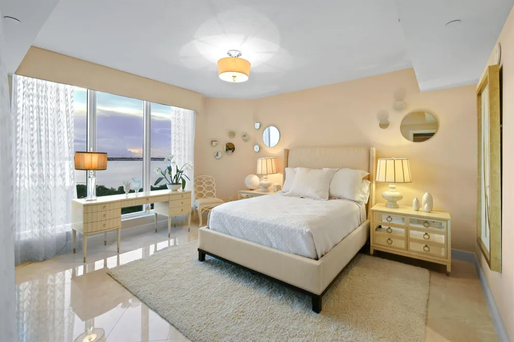 5050 Ocean Drive #703 Singer Island, FL 33404
