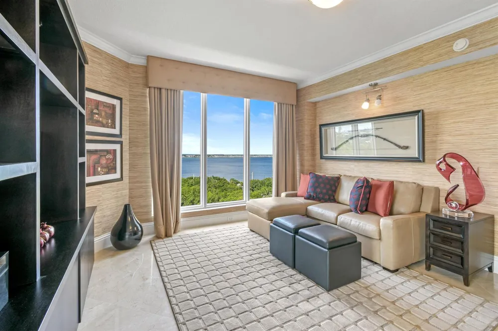 5050 Ocean Drive #703 Singer Island, FL 33404