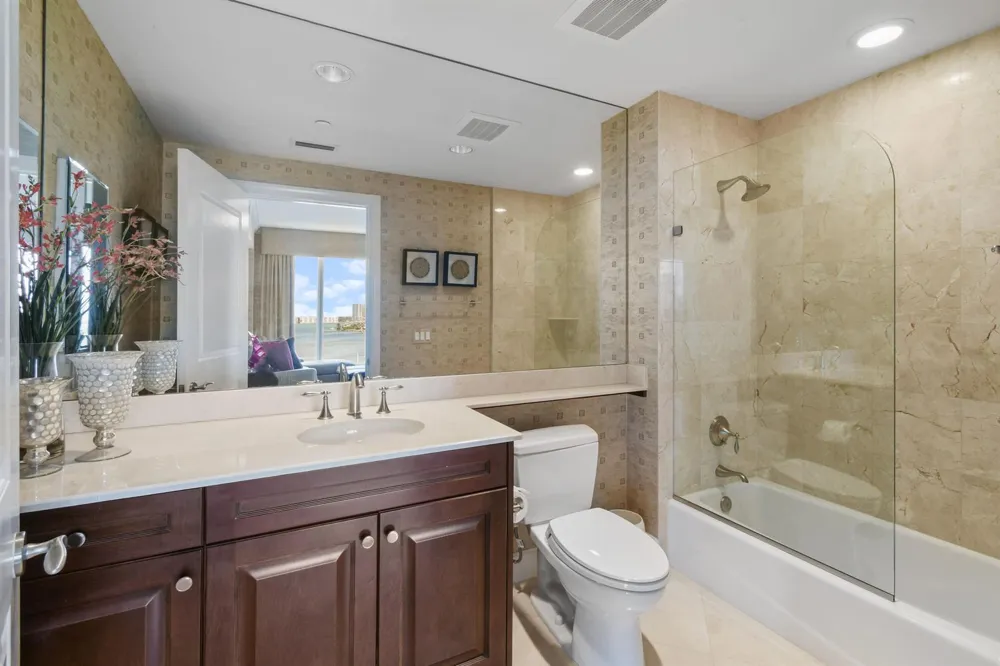 5050 Ocean Drive #703 Singer Island, FL 33404