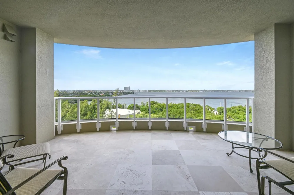 5050 Ocean Drive #703 Singer Island, FL 33404