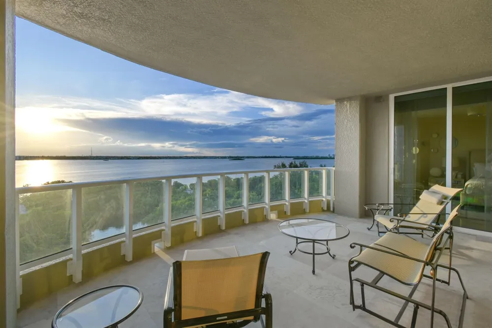 5050 Ocean Drive #703 Singer Island, FL 33404