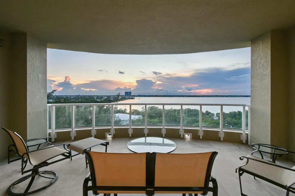 5050 Ocean Drive #703 Singer Island, FL 33404