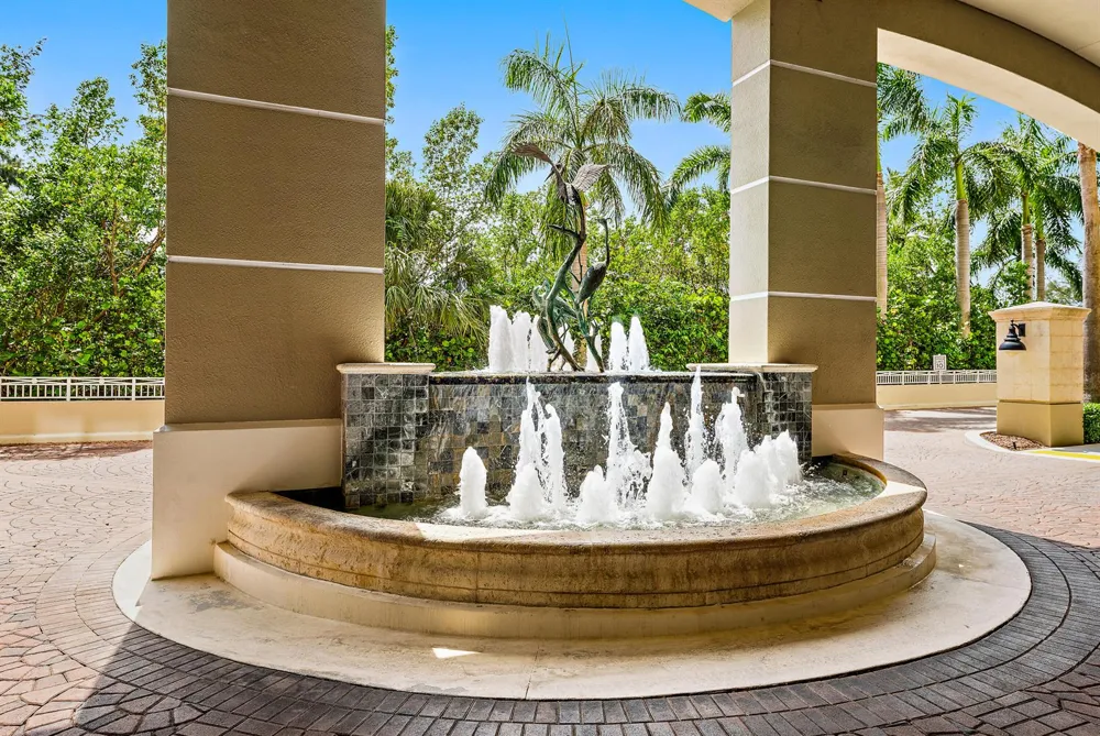 5050 Ocean Drive #703 Singer Island, FL 33404